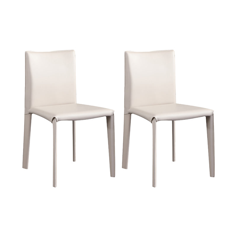Eigentijdse eetkamerstoelen van kunstleer, armloze stoelen met metalen onderstel