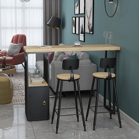 Industrielle Holzbistro -Tisch Rechteck -Metall -Basisstange Tisch mit Lagerung