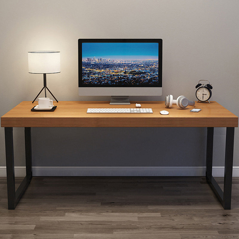 Bureau de bureau en bois massif industriel Base de traîne