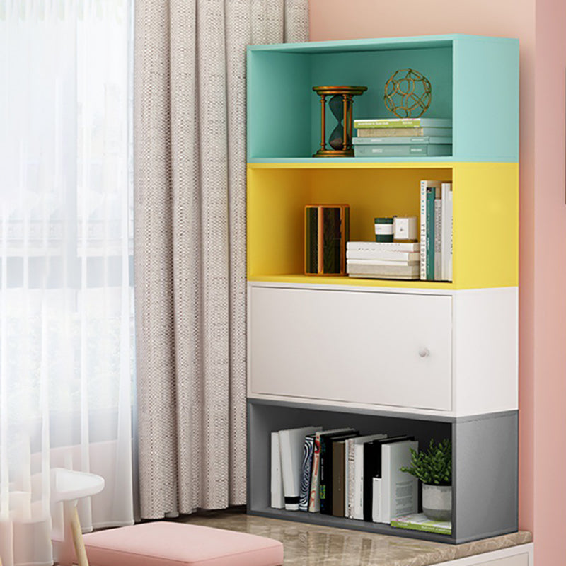 Madera de ingeniería de estantería estándar escandinava cerrada con gabinetes