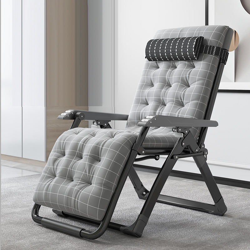 Sedia pieghevole in metallo in metallo standard in metallo contemporaneo