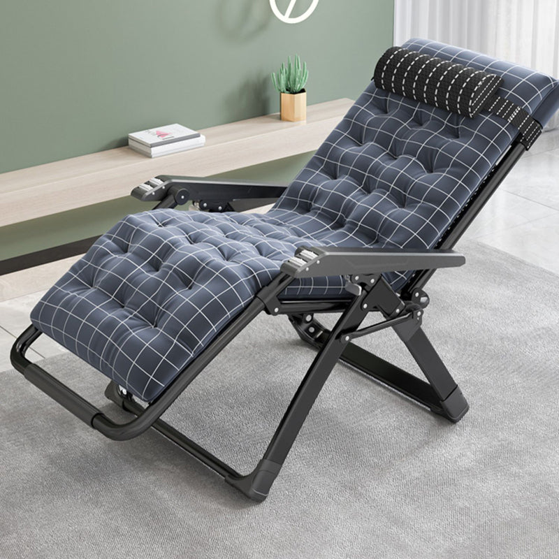 Sedia pieghevole in metallo in metallo standard in metallo contemporaneo