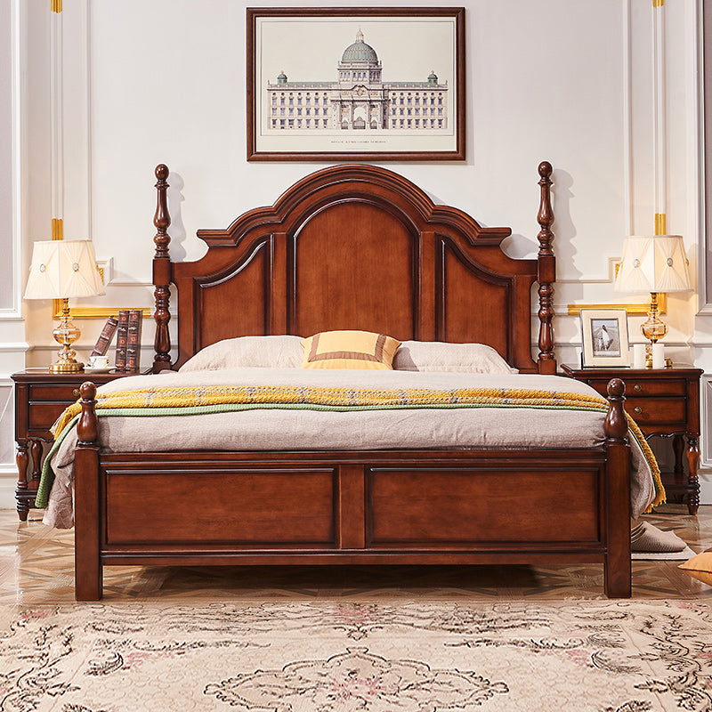 Letto tradizionale a pannello in legno massello marrone letto a grandezza naturale con conservazione