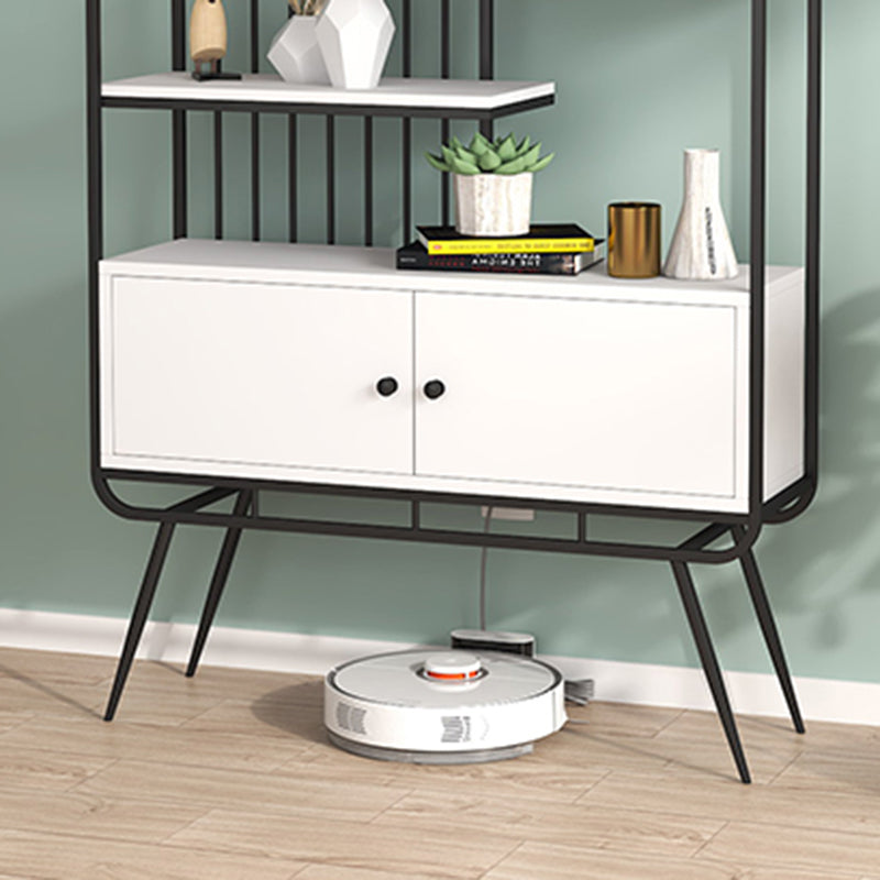 Libreria di libreria standard aperta con scaffali per ripiani per lo studio