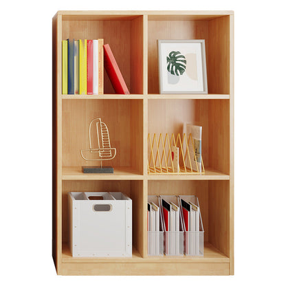 La bibliothèque de style scandinave a fermé la bibliothèque en bois standard pour la salle d'étude