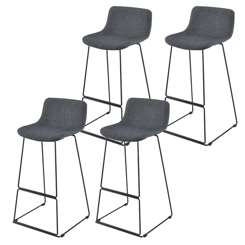 Taburete de bar nórdico con respaldo bajo, taburete de bar de plástico con patas de metal para el hogar