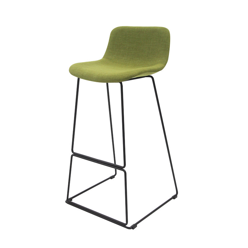 Taburete de bar nórdico con respaldo bajo, taburete de bar de plástico con patas de metal para el hogar