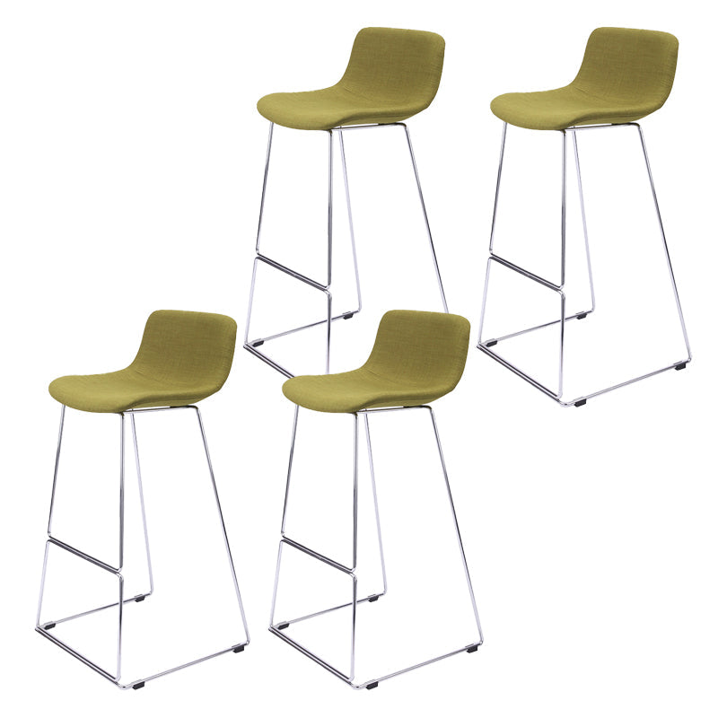 Taburete de bar nórdico con respaldo bajo, taburete de bar de plástico con patas de metal para el hogar