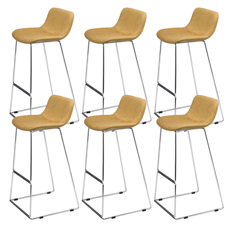 Taburete de bar nórdico con respaldo bajo, taburete de bar de plástico con patas de metal para el hogar