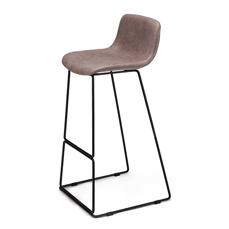 Taburete de bar nórdico con respaldo bajo, taburete de bar de plástico con patas de metal para el hogar