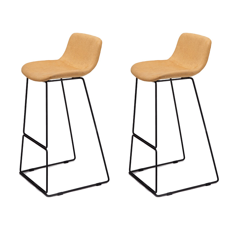 Taburete de bar nórdico con respaldo bajo, taburete de bar de plástico con patas de metal para el hogar