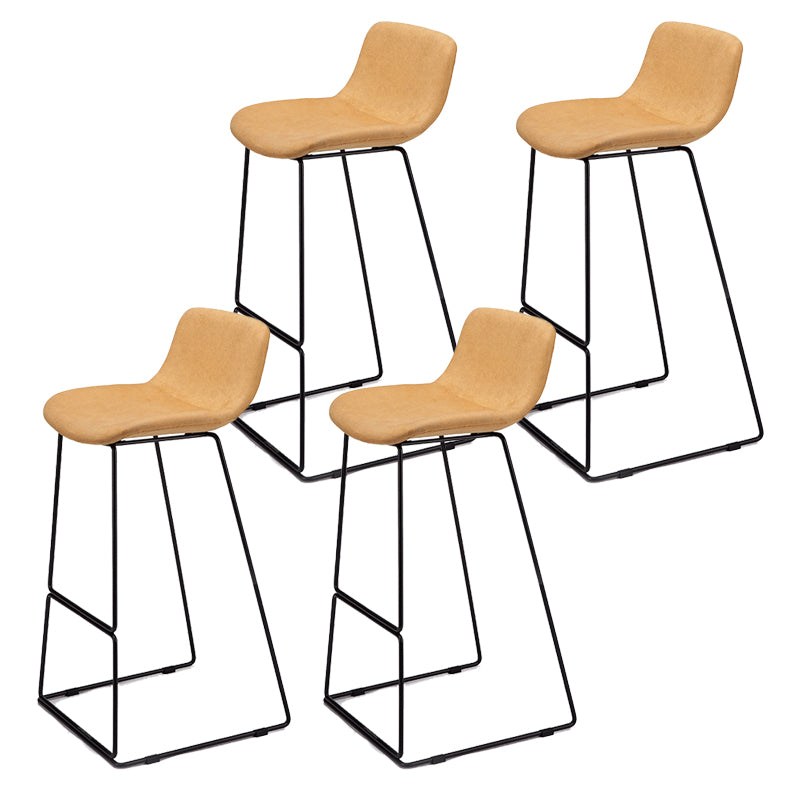 Taburete de bar nórdico con respaldo bajo, taburete de bar de plástico con patas de metal para el hogar