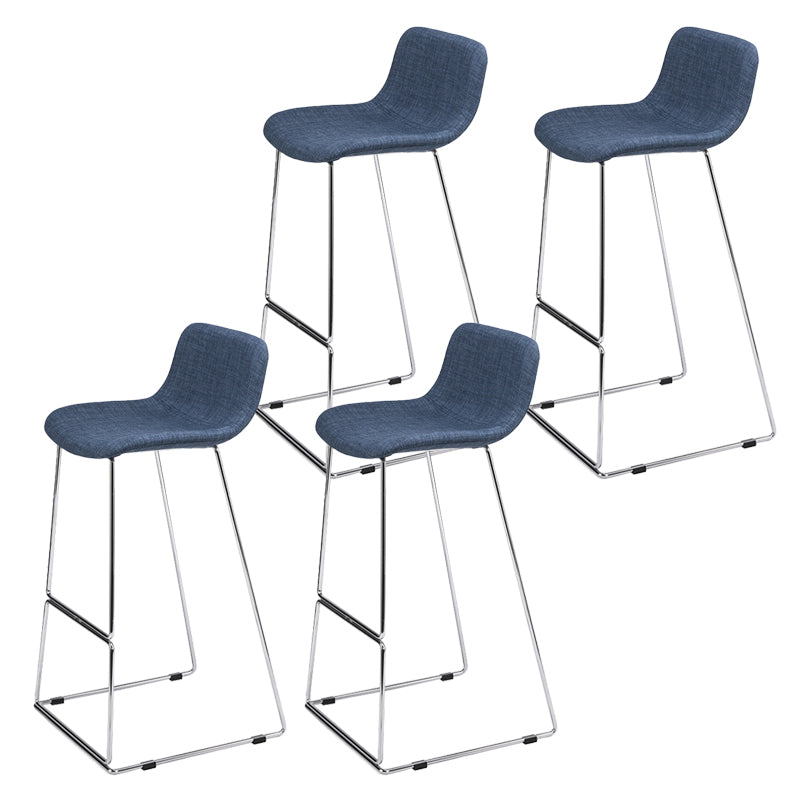 Taburete de bar nórdico con respaldo bajo, taburete de bar de plástico con patas de metal para el hogar