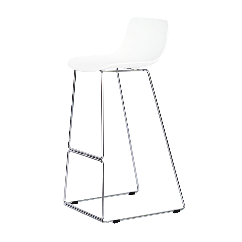 Taburete de bar nórdico con respaldo bajo, taburete de bar de plástico con patas de metal para el hogar