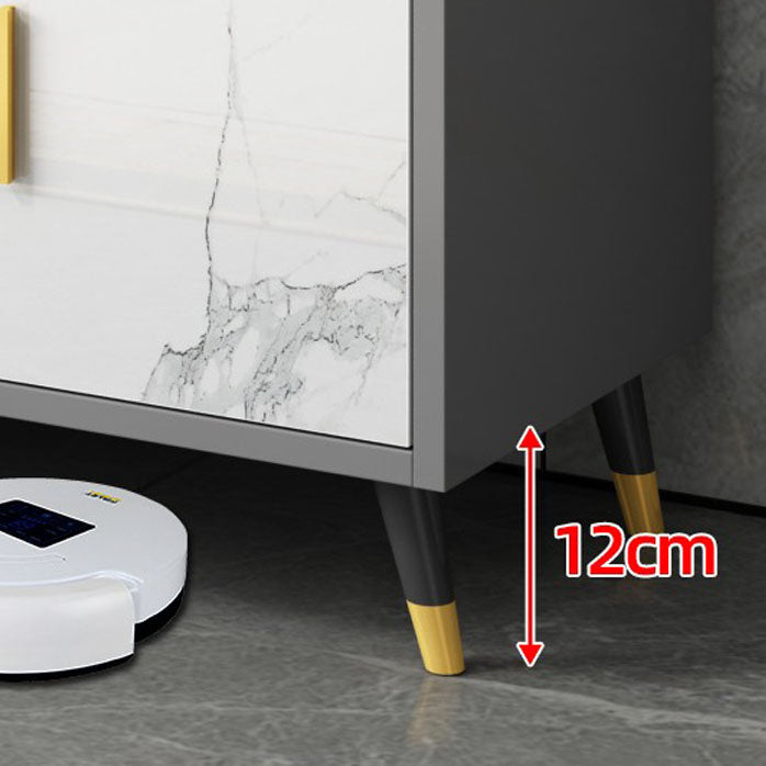 Scheda laterale in pietra a buffet in stile contemporaneo con armadi