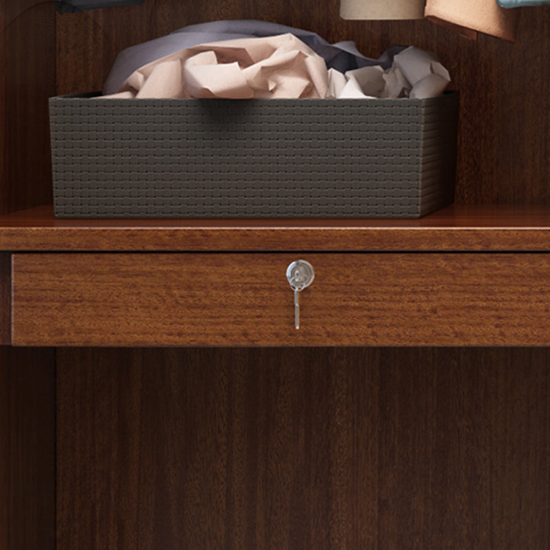 Braune Walnuss -Massivholzgarderobe Traditioneller freistehender Kleiderschrank Armoire