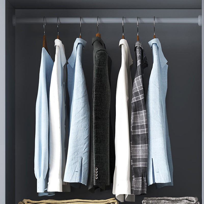 Il tradizionale telaio in legno in legno in legno in legno artestanding del guardaroba con gambe