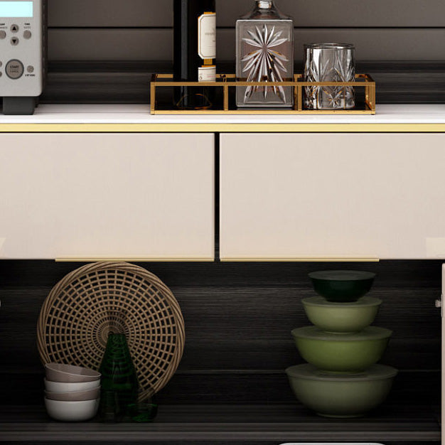 Scheda di vetro in pietra in pietra in stile glam con armadi e cassetti