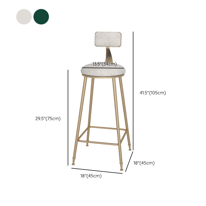 Sgabelli da bar rotondi imbottiti glam con base in metallo