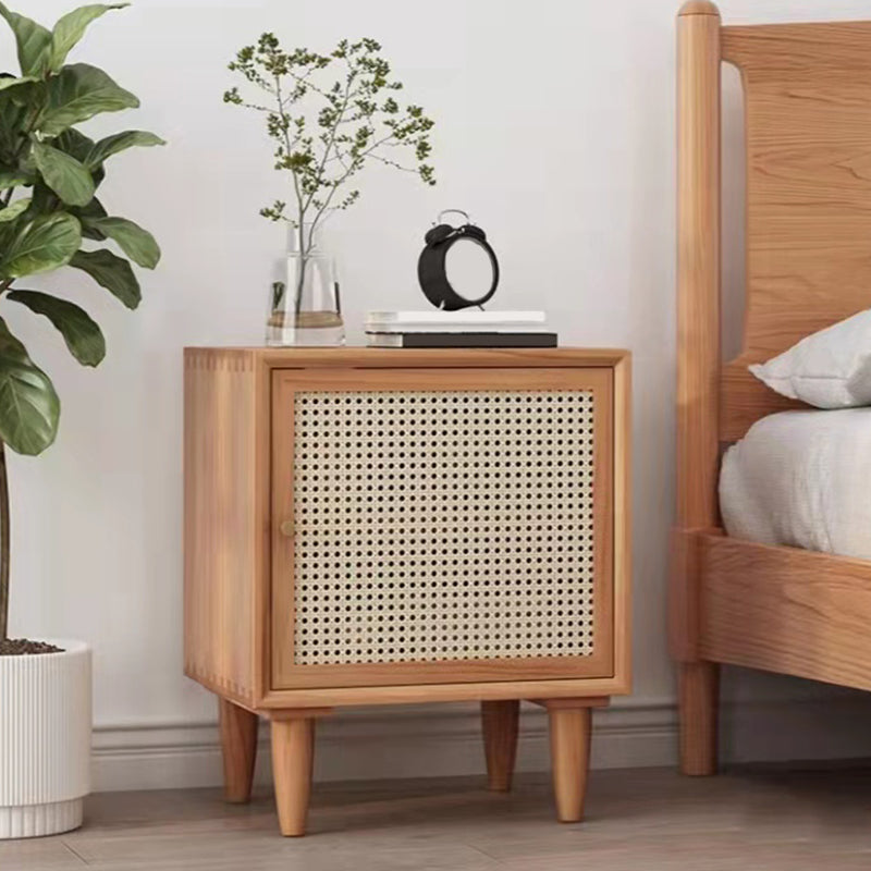 Accento contemporaneo tavolo da comodino con finitura antica con porte con porte