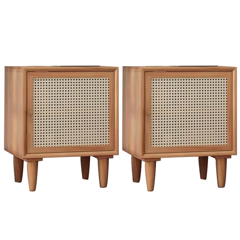 Accento contemporaneo tavolo da comodino con finitura antica con porte con porte