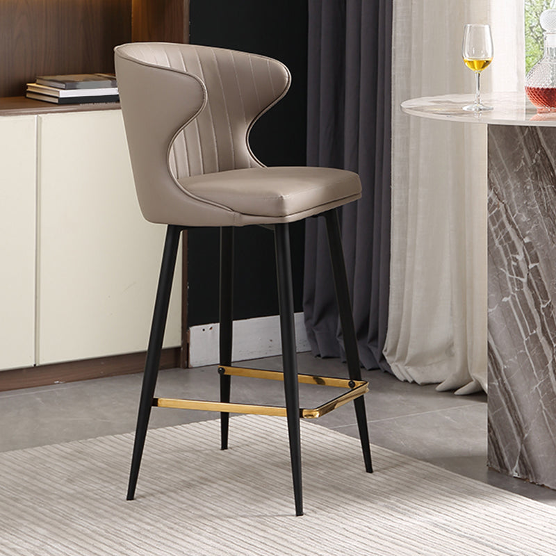 Sgabello da bar con barra bassa con sgabello da baiassa in fux in fux moderno per cucina