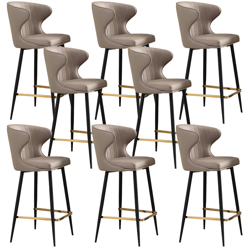 Sgabello da bar con barra bassa con sgabello da baiassa in fux in fux moderno per cucina