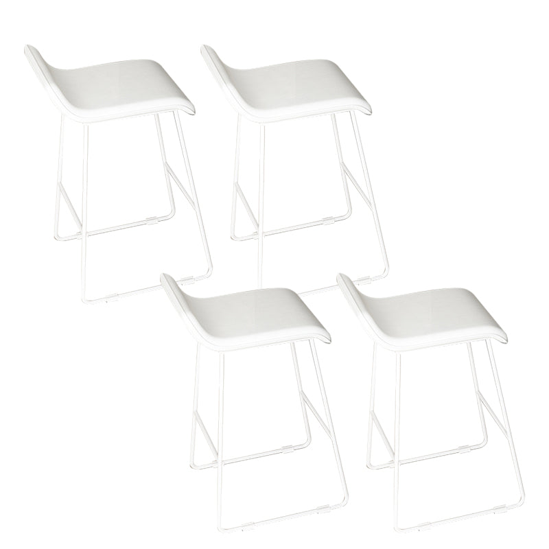 Sgabelli da bar con armi contemporanei con base in metallo