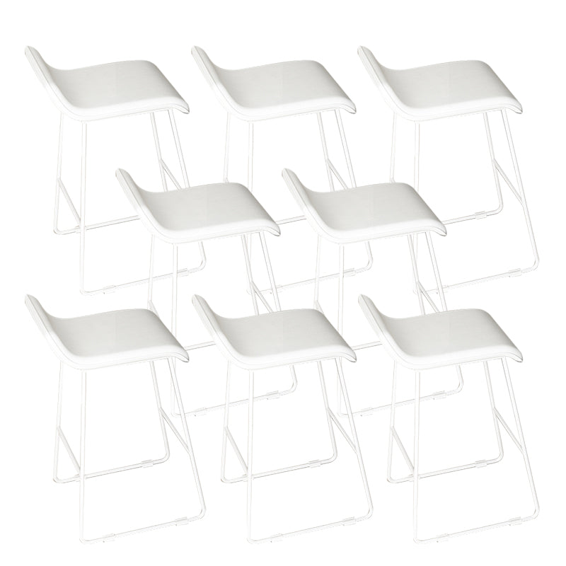 Sgabelli da bar con armi contemporanei con base in metallo