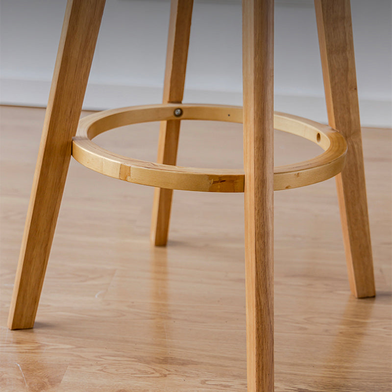Sgabelli da bar rotondi a braccia rotondi con base in legno