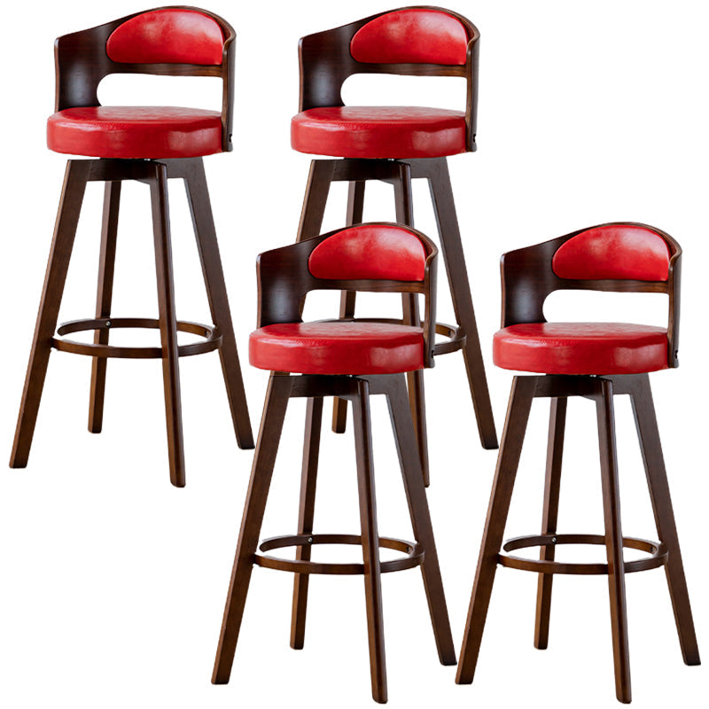 Sgabelli da bar rotondi a braccia rotondi con base in legno