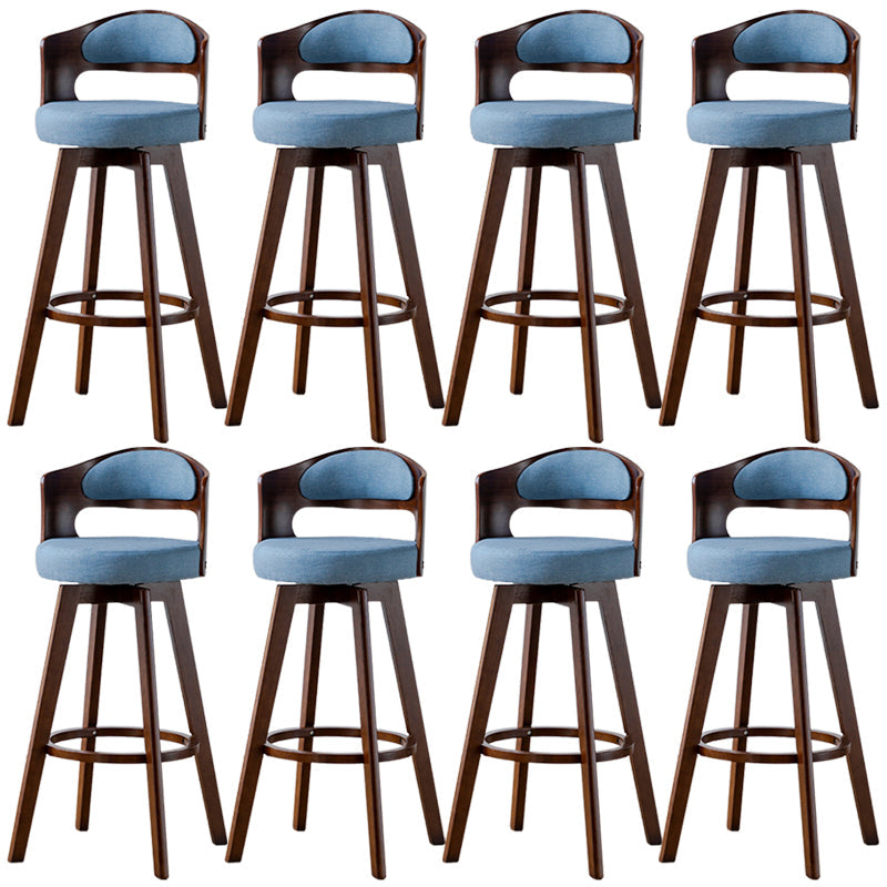 Sgabelli da bar rotondi a braccia rotondi con base in legno