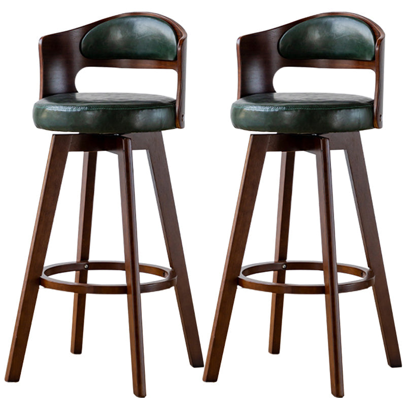 Sgabelli da bar rotondi a braccia rotondi con base in legno