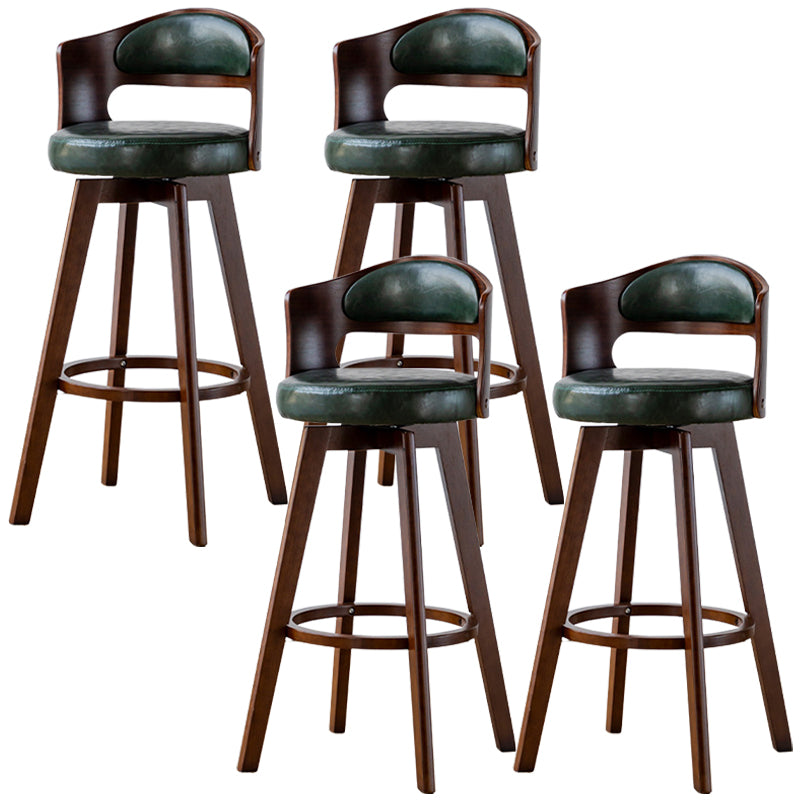 Sgabelli da bar rotondi a braccia rotondi con base in legno