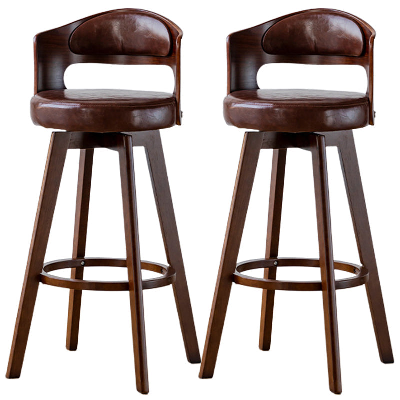 Sgabelli da bar rotondi a braccia rotondi con base in legno