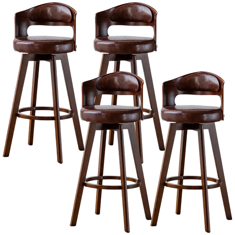 Sgabelli da bar rotondi a braccia rotondi con base in legno