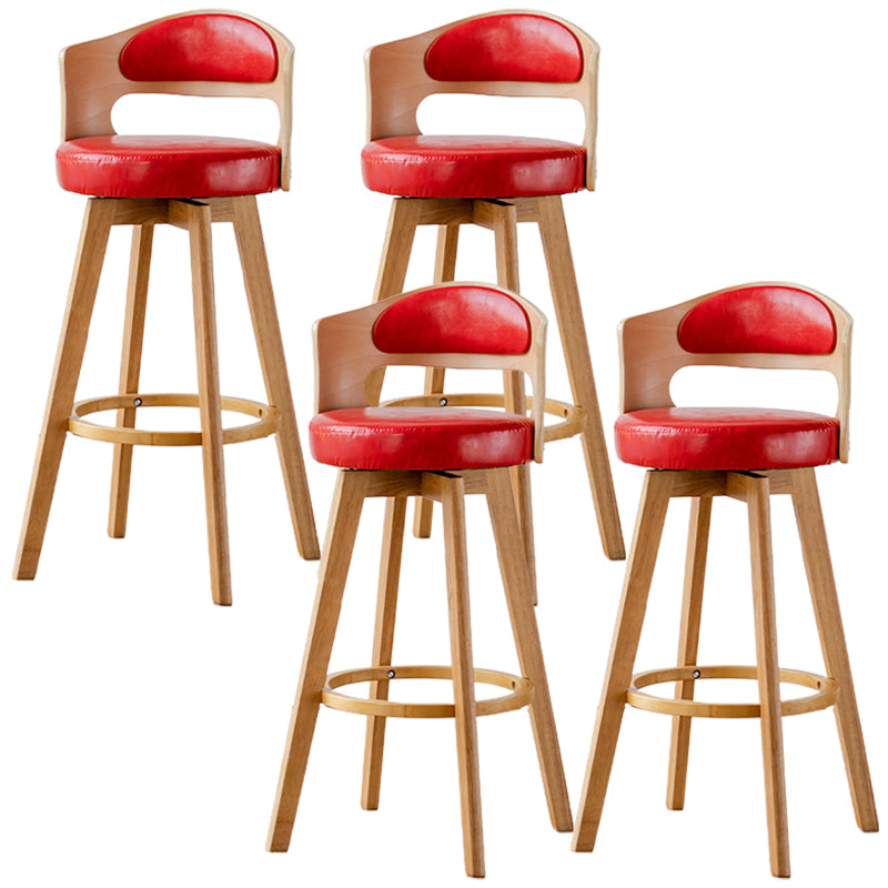 Sgabelli da bar rotondi a braccia rotondi con base in legno