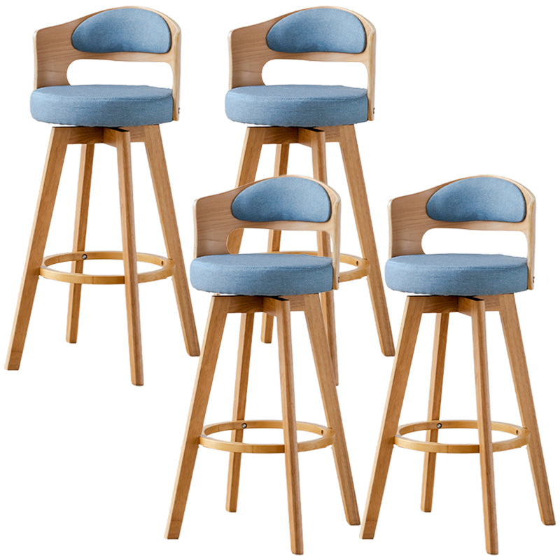 Sgabelli da bar rotondi a braccia rotondi con base in legno