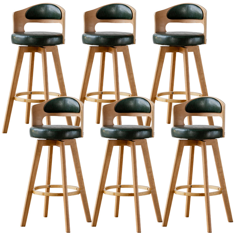 Sgabelli da bar rotondi a braccia rotondi con base in legno