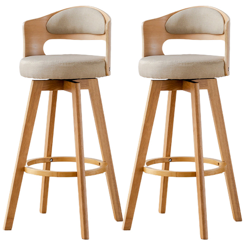 Sgabelli da bar rotondi a braccia rotondi con base in legno