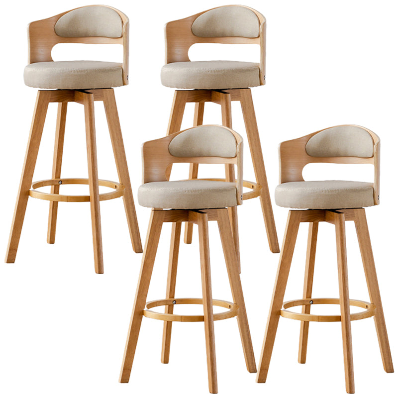 Sgabelli da bar rotondi a braccia rotondi con base in legno