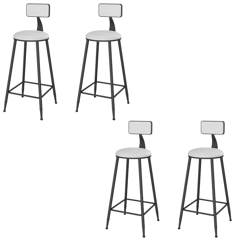 Lage rug faux lederen eetgelegen krukeloze barkrukken met metalen basis