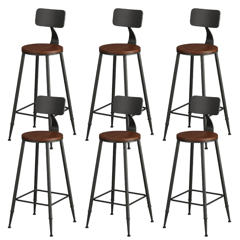 Sgabello da pranzo in legno massiccio contemporaneo con poggiapiedi