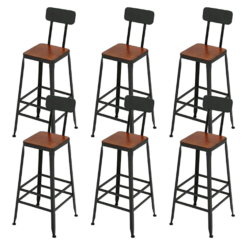 Sgabello da pranzo in legno massiccio contemporaneo con poggiapiedi