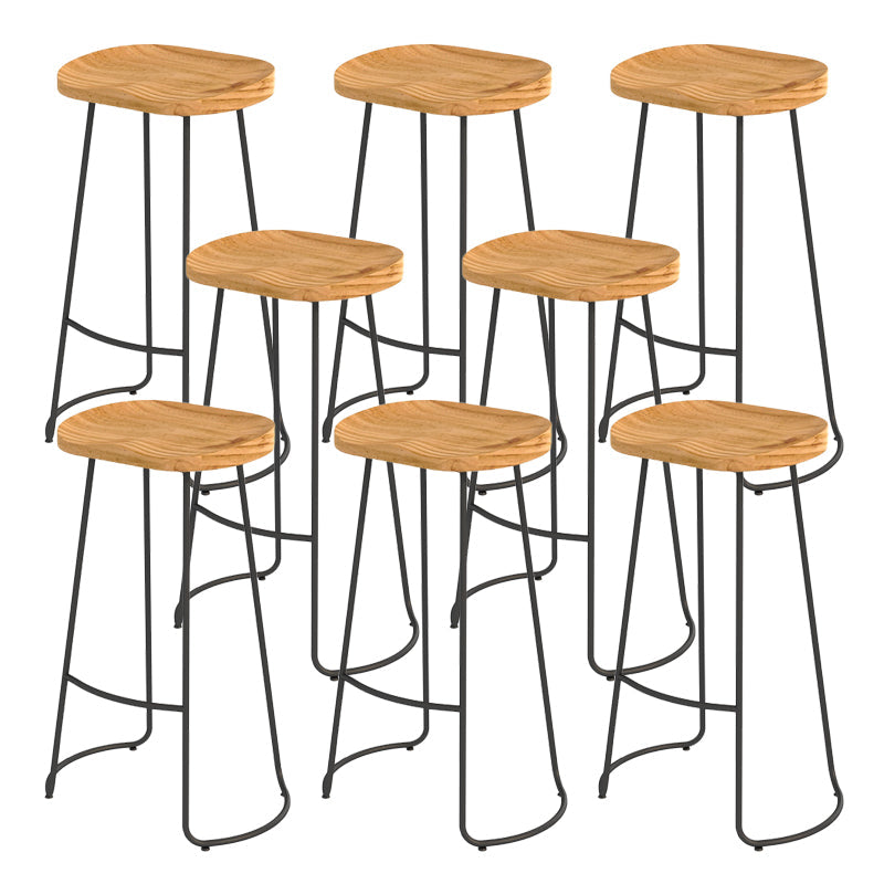 Sgabello da pranzo in legno massiccio contemporaneo con poggiapiedi