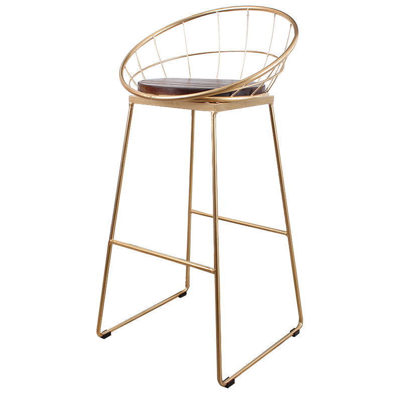 Sgabelli da bar rotondi contemporanei con poggiabottiglie in metallo con poggiapiedi