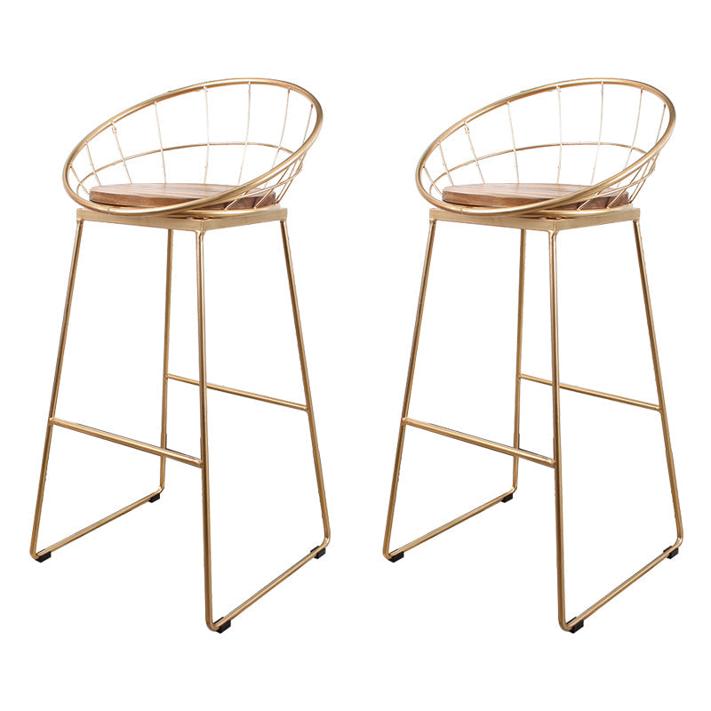 Sgabelli da bar rotondi contemporanei con poggiabottiglie in metallo con poggiapiedi