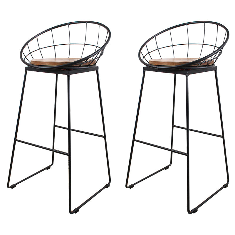 Sgabelli da bar rotondi contemporanei con poggiabottiglie in metallo con poggiapiedi