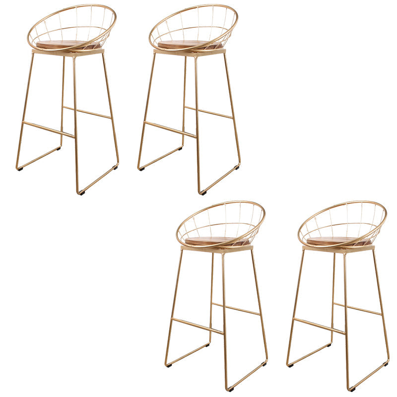 Sgabelli da bar rotondi contemporanei con poggiabottiglie in metallo con poggiapiedi