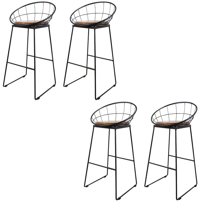 Sgabelli da bar rotondi contemporanei con poggiabottiglie in metallo con poggiapiedi